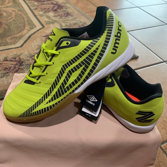 Umbro Sala Z Liga Indoor Soccer (Made in Brazil) - Picture 1 of 12
